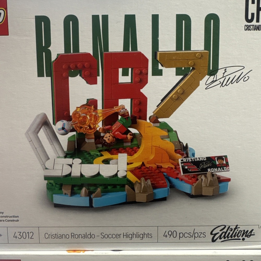 LEGO Editions Cristiano Ronaldo Soccer Highlights Building Set, 490 Pieces, Ages